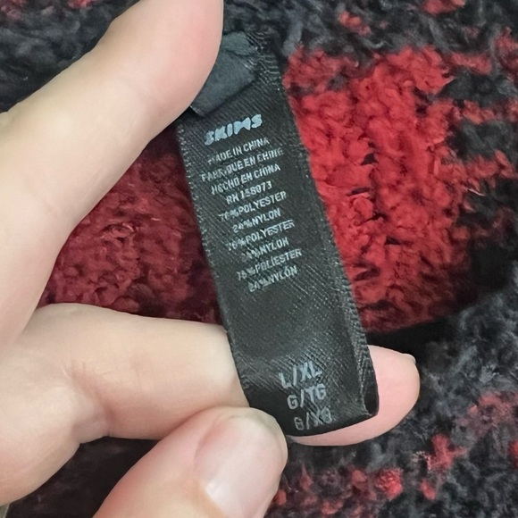 Skims Cozy Knit Buffalo Plaid Crewneck Pullover - Picture 12 of 13